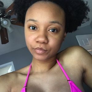 Meet your Posher, Alia